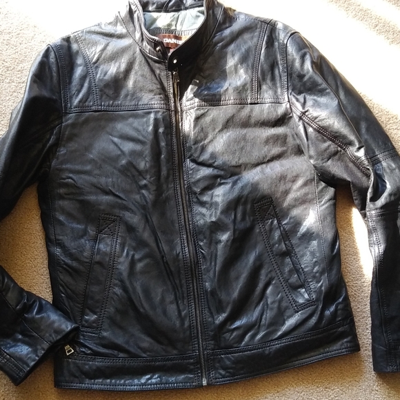 Danier Genuine Leather Jacket - Picture 3 of 9